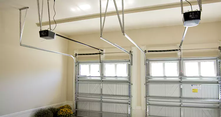 Residential Emergency Garage Door Repair in Eustis, FL