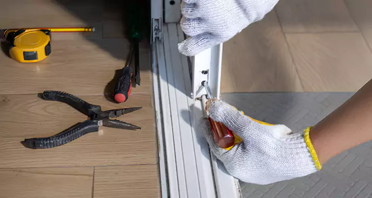 Screen Door Wheel Replacement in Eustis, FL