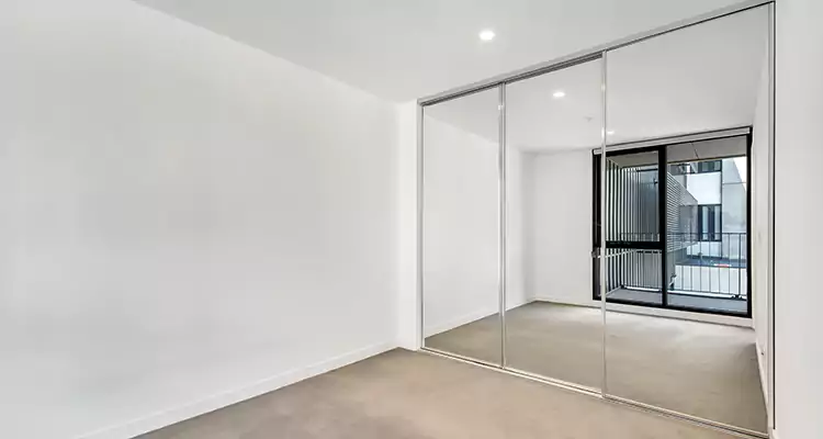 Why Homeowners Choose Us for Sliding Mirror Door Replacement in Eustis, FL